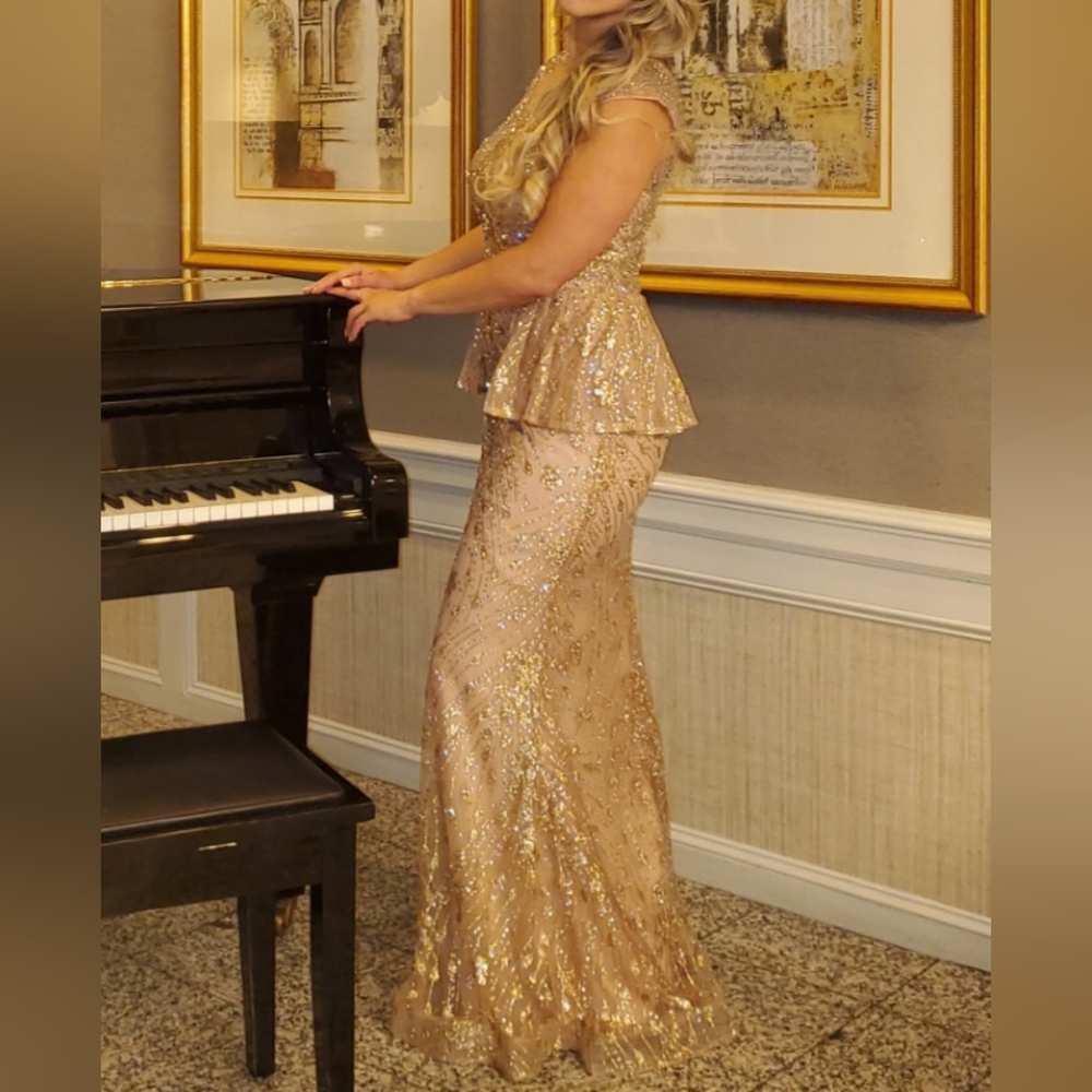 Women's dress / Miss New York